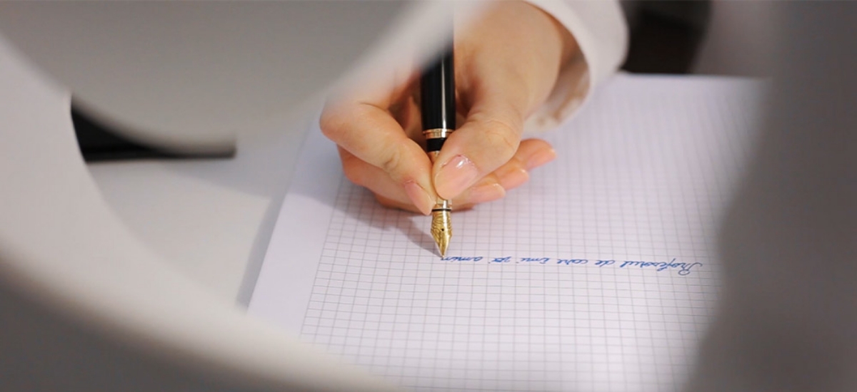 Cât de bine îți cunoști partenerul? Uite ce indică felul în care scrie